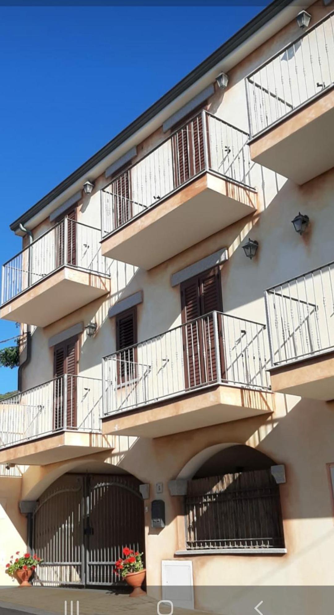 B&B Sandalia Badesi Bagian luar foto