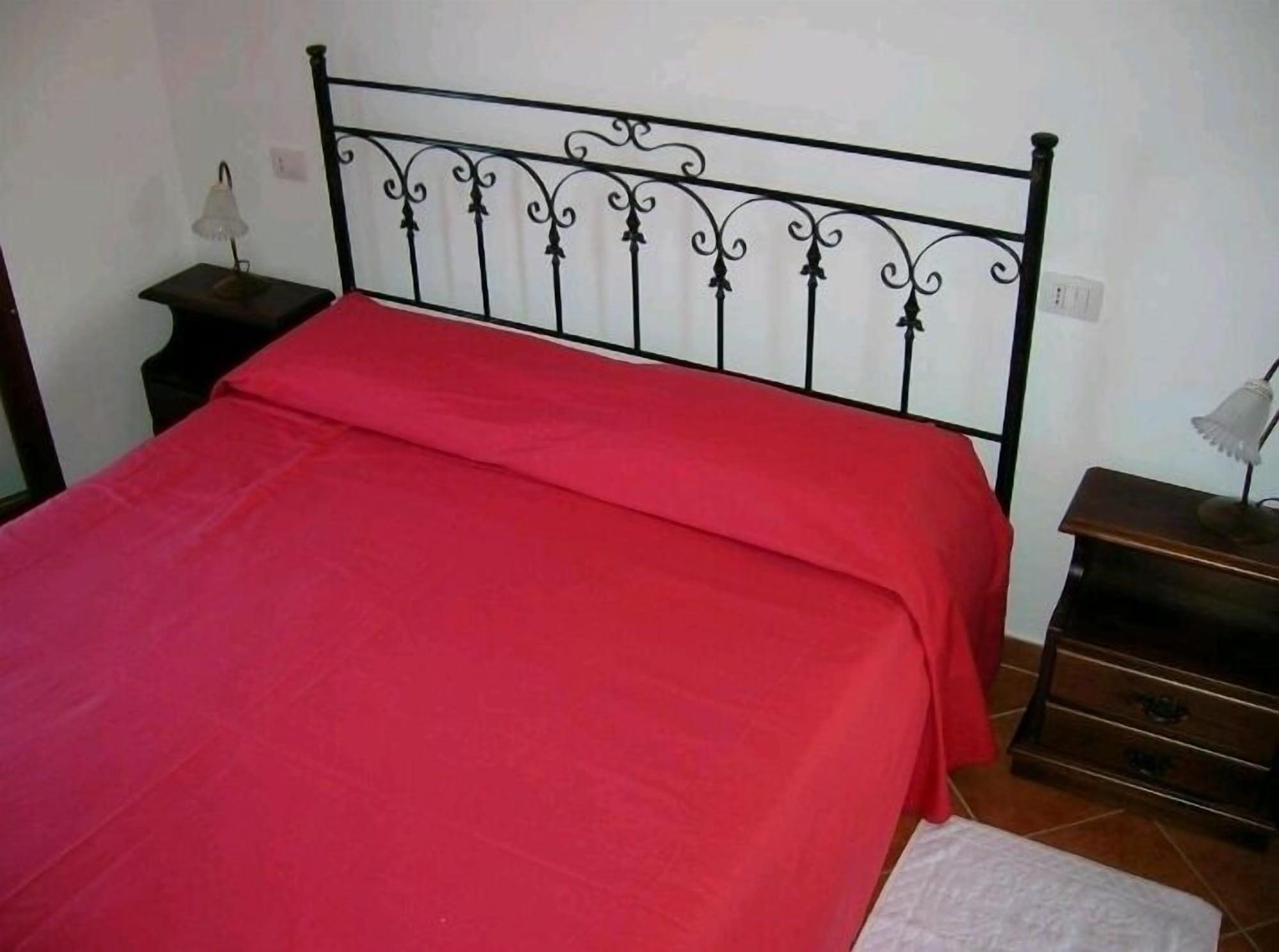 B&B Sandalia Badesi Bagian luar foto