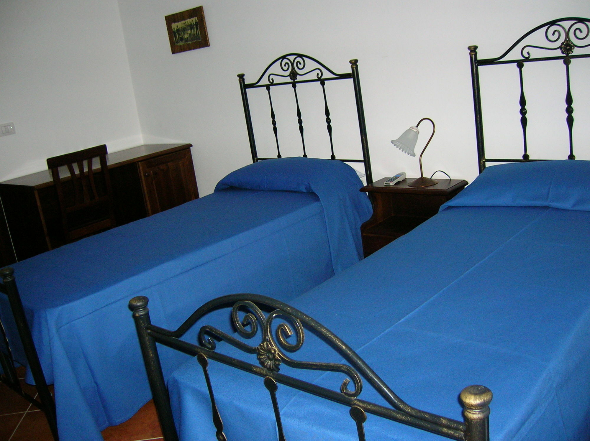 B&B Sandalia Badesi Bagian luar foto