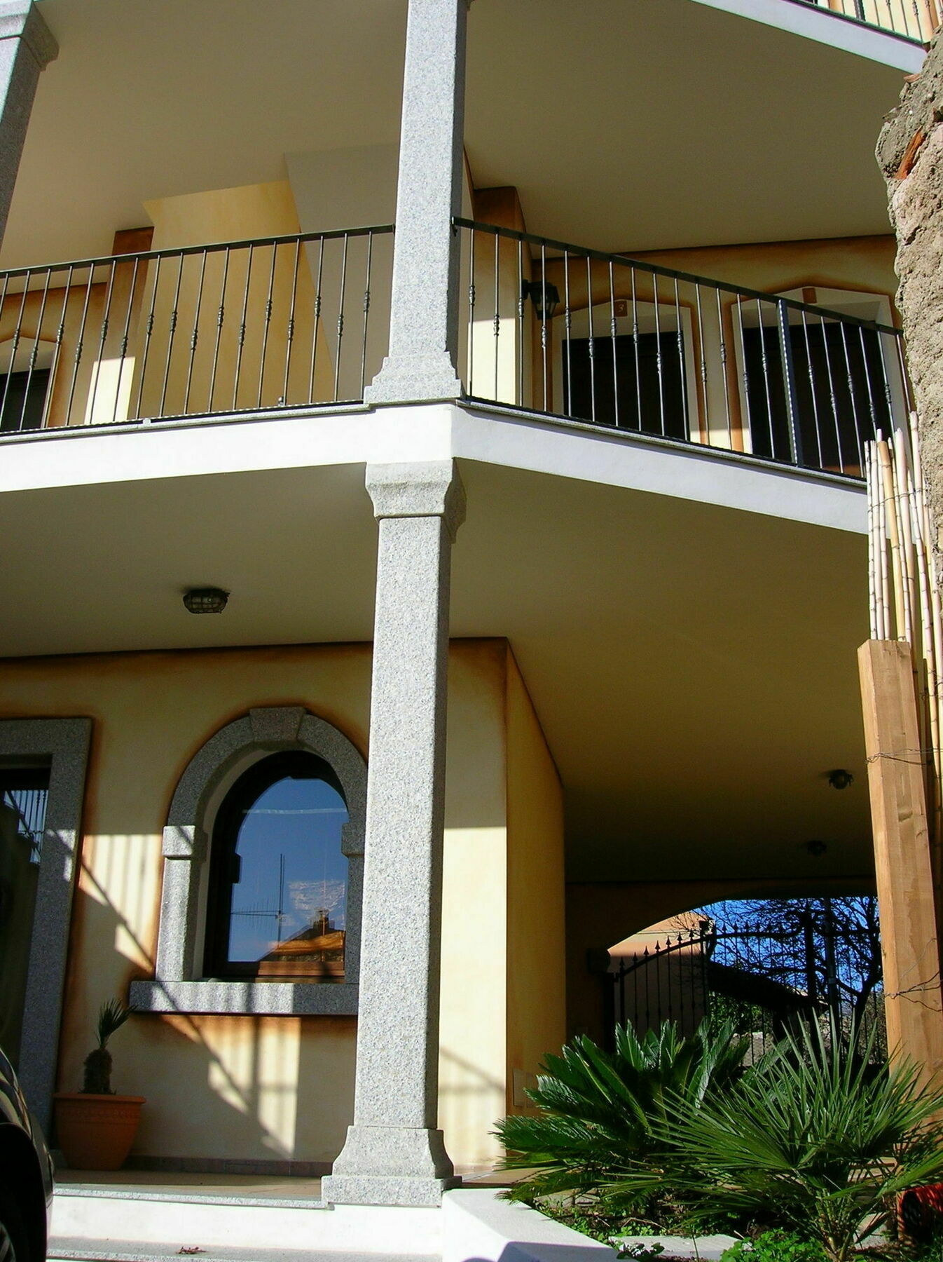 B&B Sandalia Badesi Bagian luar foto